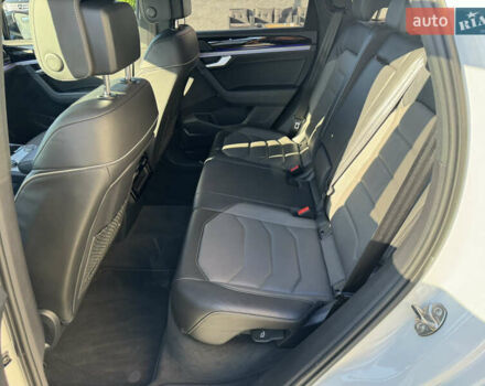 Белый Фольксваген Туарег, объемом двигателя 2.97 л и пробегом 138 тыс. км за 63000 $, фото 22 на Automoto.ua