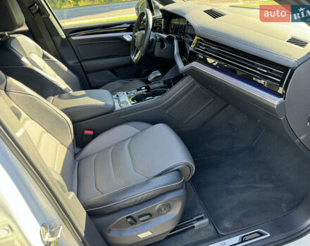 Белый Фольксваген Туарег, объемом двигателя 2.97 л и пробегом 135 тыс. км за 65700 $, фото 21 на Automoto.ua