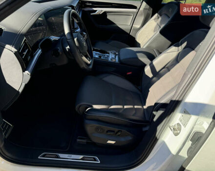 Белый Фольксваген Туарег, объемом двигателя 2.97 л и пробегом 135 тыс. км за 65700 $, фото 11 на Automoto.ua