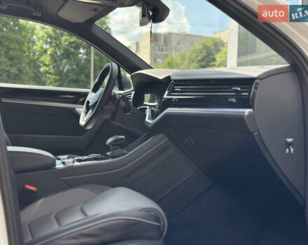 Білий Фольксваген Туарег, об'ємом двигуна 2.99 л та пробігом 26 тис. км за 69999 $, фото 18 на Automoto.ua