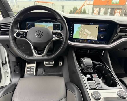 Білий Фольксваген Туарег, об'ємом двигуна 3 л та пробігом 63 тис. км за 62999 $, фото 19 на Automoto.ua