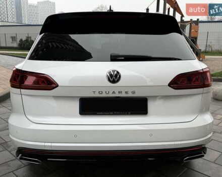 Белый Фольксваген Туарег, объемом двигателя 3 л и пробегом 63 тыс. км за 62999 $, фото 8 на Automoto.ua