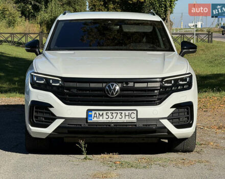 Белый Фольксваген Туарег, объемом двигателя 2.97 л и пробегом 135 тыс. км за 65700 $, фото 1 на Automoto.ua