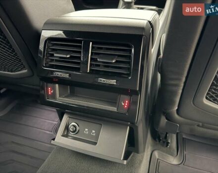 Белый Фольксваген Туарег, объемом двигателя 3 л и пробегом 63 тыс. км за 62999 $, фото 19 на Automoto.ua