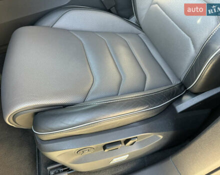 Белый Фольксваген Туарег, объемом двигателя 2.97 л и пробегом 135 тыс. км за 65700 $, фото 13 на Automoto.ua