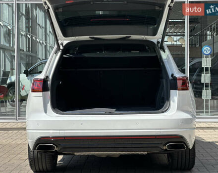 Білий Фольксваген Туарег, об'ємом двигуна 2.99 л та пробігом 26 тис. км за 69999 $, фото 9 на Automoto.ua