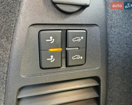 Белый Фольксваген Туарег, объемом двигателя 2.97 л и пробегом 135 тыс. км за 65700 $, фото 29 на Automoto.ua