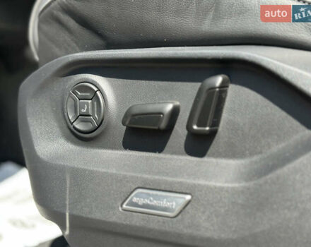 Білий Фольксваген Туарег, об'ємом двигуна 2.99 л та пробігом 26 тис. км за 69999 $, фото 17 на Automoto.ua