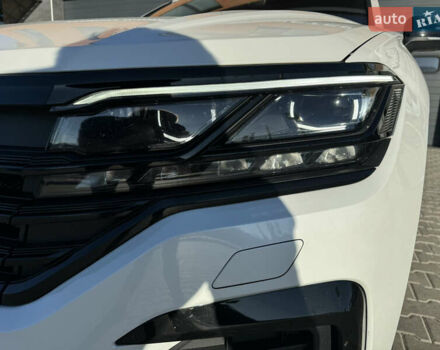 Белый Фольксваген Туарег, объемом двигателя 2.97 л и пробегом 138 тыс. км за 63000 $, фото 10 на Automoto.ua