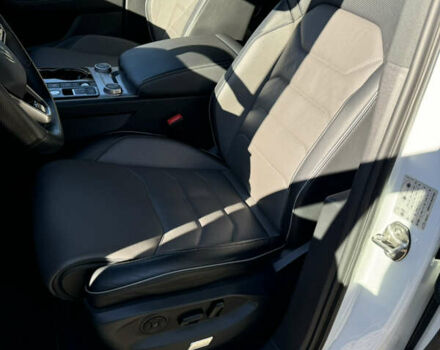 Белый Фольксваген Туарег, объемом двигателя 2.97 л и пробегом 135 тыс. км за 65700 $, фото 12 на Automoto.ua