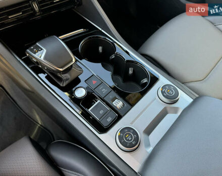 Белый Фольксваген Туарег, объемом двигателя 2.97 л и пробегом 135 тыс. км за 65700 $, фото 27 на Automoto.ua