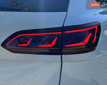 Белый Фольксваген Туарег, объемом двигателя 2.97 л и пробегом 135 тыс. км за 65700 $, фото 8 на Automoto.ua