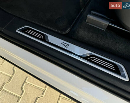 Белый Фольксваген Туарег, объемом двигателя 2.97 л и пробегом 135 тыс. км за 65700 $, фото 28 на Automoto.ua