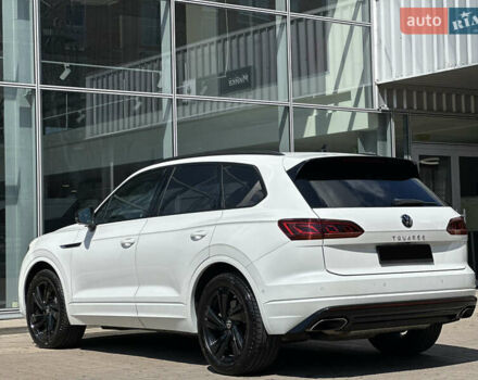 Білий Фольксваген Туарег, об'ємом двигуна 2.99 л та пробігом 26 тис. км за 69999 $, фото 12 на Automoto.ua