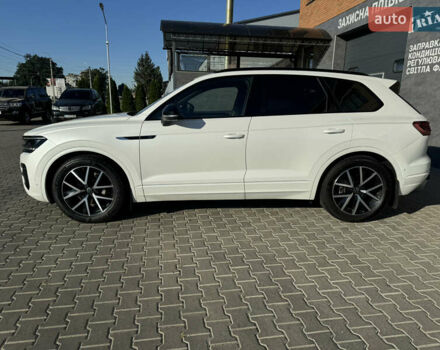 Белый Фольксваген Туарег, объемом двигателя 2.97 л и пробегом 138 тыс. км за 63000 $, фото 9 на Automoto.ua