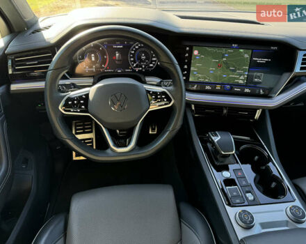 Белый Фольксваген Туарег, объемом двигателя 2.97 л и пробегом 135 тыс. км за 65700 $, фото 16 на Automoto.ua