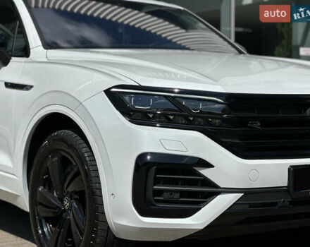 Білий Фольксваген Туарег, об'ємом двигуна 2.99 л та пробігом 26 тис. км за 69999 $, фото 4 на Automoto.ua