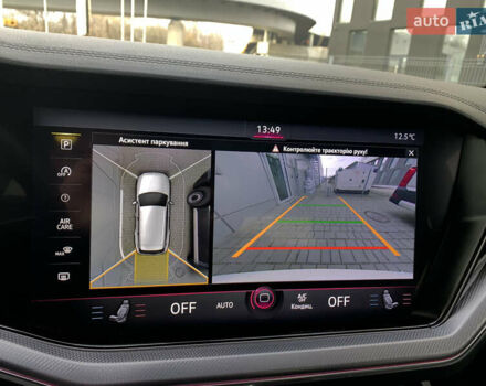 Белый Фольксваген Туарег, объемом двигателя 2.97 л и пробегом 98 тыс. км за 69000 $, фото 14 на Automoto.ua