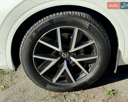 Белый Фольксваген Туарег, объемом двигателя 2.97 л и пробегом 135 тыс. км за 65700 $, фото 10 на Automoto.ua