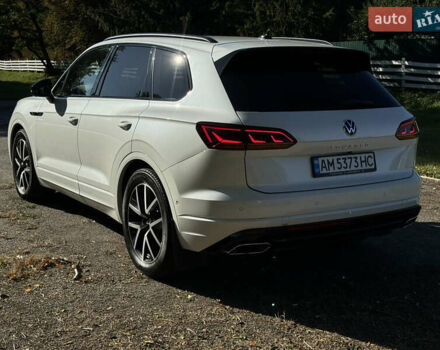 Белый Фольксваген Туарег, объемом двигателя 2.97 л и пробегом 135 тыс. км за 65700 $, фото 5 на Automoto.ua