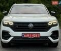 Білий Фольксваген Туарег, об'ємом двигуна 2.97 л та пробігом 131 тис. км за 61990 $, фото 1 на Automoto.ua