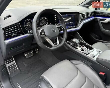 Белый Фольксваген Туарег, объемом двигателя 2.97 л и пробегом 131 тыс. км за 59979 $, фото 28 на Automoto.ua