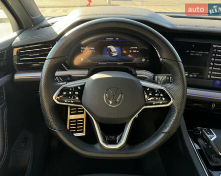 Белый Фольксваген Туарег, объемом двигателя 2.97 л и пробегом 138 тыс. км за 63000 $, фото 39 на Automoto.ua