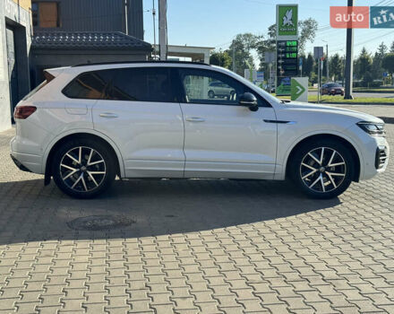 Белый Фольксваген Туарег, объемом двигателя 2.97 л и пробегом 138 тыс. км за 63000 $, фото 5 на Automoto.ua