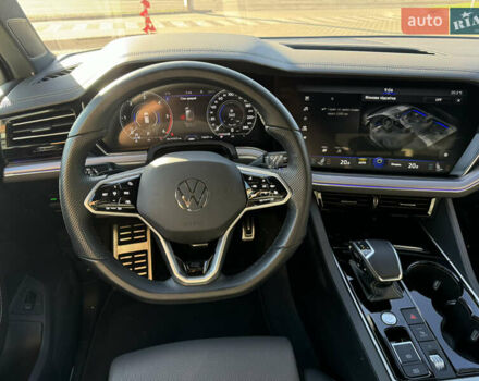 Белый Фольксваген Туарег, объемом двигателя 2.97 л и пробегом 138 тыс. км за 63000 $, фото 38 на Automoto.ua