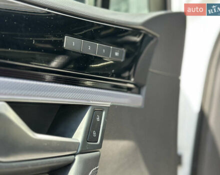 Білий Фольксваген Туарег, об'ємом двигуна 2.99 л та пробігом 26 тис. км за 69999 $, фото 16 на Automoto.ua