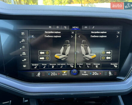 Белый Фольксваген Туарег, объемом двигателя 2.97 л и пробегом 135 тыс. км за 65700 $, фото 25 на Automoto.ua