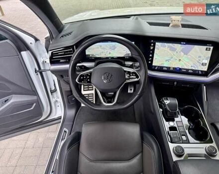 Білий Фольксваген Туарег, об'ємом двигуна 2.97 л та пробігом 77 тис. км за 64900 $, фото 30 на Automoto.ua