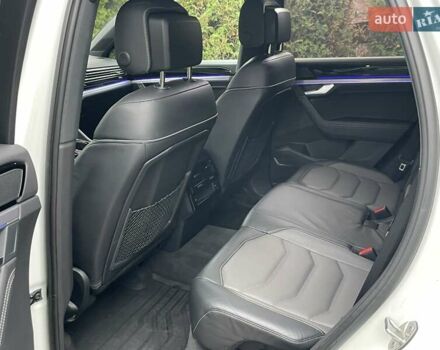 Білий Фольксваген Туарег, об'ємом двигуна 2.97 л та пробігом 100 тис. км за 63999 $, фото 21 на Automoto.ua