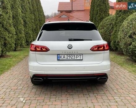 Білий Фольксваген Туарег, об'ємом двигуна 2.97 л та пробігом 100 тис. км за 63999 $, фото 4 на Automoto.ua