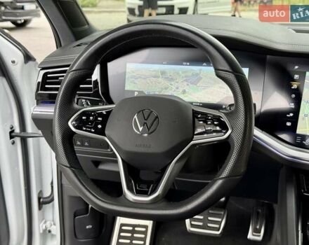 Білий Фольксваген Туарег, об'ємом двигуна 2.97 л та пробігом 77 тис. км за 64900 $, фото 34 на Automoto.ua