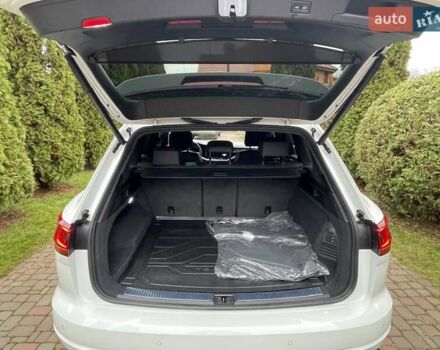 Білий Фольксваген Туарег, об'ємом двигуна 2.97 л та пробігом 100 тис. км за 63999 $, фото 22 на Automoto.ua