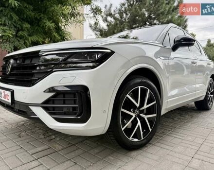 Білий Фольксваген Туарег, об'ємом двигуна 2.97 л та пробігом 77 тис. км за 64900 $, фото 4 на Automoto.ua