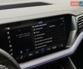 Белый Фольксваген Туарег, объемом двигателя 2.97 л и пробегом 68 тыс. км за 71500 $, фото 37 на Automoto.ua