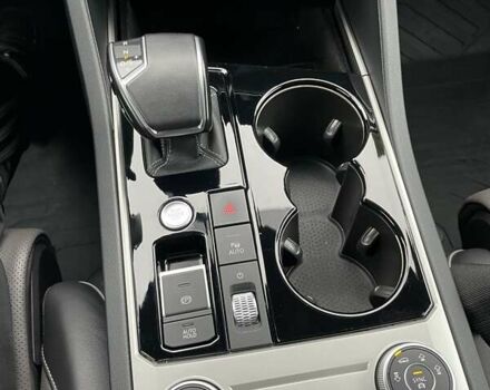 Білий Фольксваген Туарег, об'ємом двигуна 2.97 л та пробігом 100 тис. км за 63999 $, фото 19 на Automoto.ua