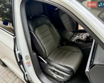 Білий Фольксваген Туарег, об'ємом двигуна 2.97 л та пробігом 77 тис. км за 64900 $, фото 36 на Automoto.ua