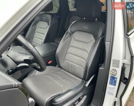 Білий Фольксваген Туарег, об'ємом двигуна 2.97 л та пробігом 100 тис. км за 63999 $, фото 12 на Automoto.ua