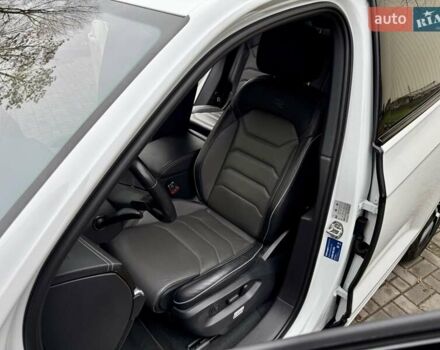 Білий Фольксваген Туарег, об'ємом двигуна 2.97 л та пробігом 79 тис. км за 63700 $, фото 29 на Automoto.ua