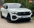 Білий Фольксваген Туарег, об'ємом двигуна 2.97 л та пробігом 100 тис. км за 63999 $, фото 1 на Automoto.ua