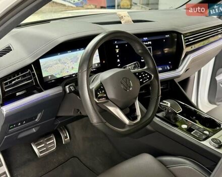 Білий Фольксваген Туарег, об'ємом двигуна 2.97 л та пробігом 77 тис. км за 64900 $, фото 25 на Automoto.ua