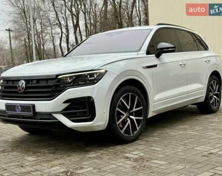 Білий Фольксваген Туарег, об'ємом двигуна 2.97 л та пробігом 79 тис. км за 63700 $, фото 1 на Automoto.ua