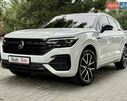Білий Фольксваген Туарег, об'ємом двигуна 2.97 л та пробігом 77 тис. км за 64900 $, фото 3 на Automoto.ua