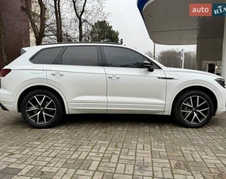 Білий Фольксваген Туарег, об'ємом двигуна 2.97 л та пробігом 79 тис. км за 63700 $, фото 16 на Automoto.ua