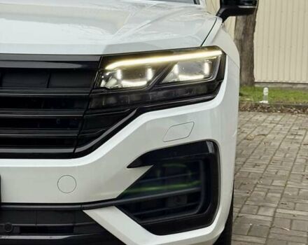 Білий Фольксваген Туарег, об'ємом двигуна 2.97 л та пробігом 79 тис. км за 63700 $, фото 7 на Automoto.ua