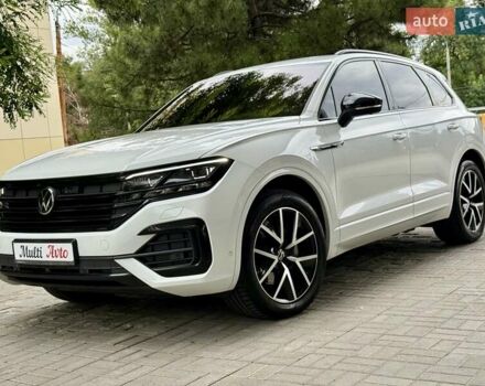 Білий Фольксваген Туарег, об'ємом двигуна 2.97 л та пробігом 77 тис. км за 64900 $, фото 1 на Automoto.ua