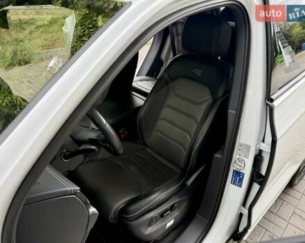 Білий Фольксваген Туарег, об'ємом двигуна 2.97 л та пробігом 77 тис. км за 64900 $, фото 26 на Automoto.ua